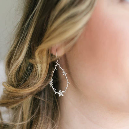 A Pocket of Posies - Twig and Flower Hoop Earrings: Gold