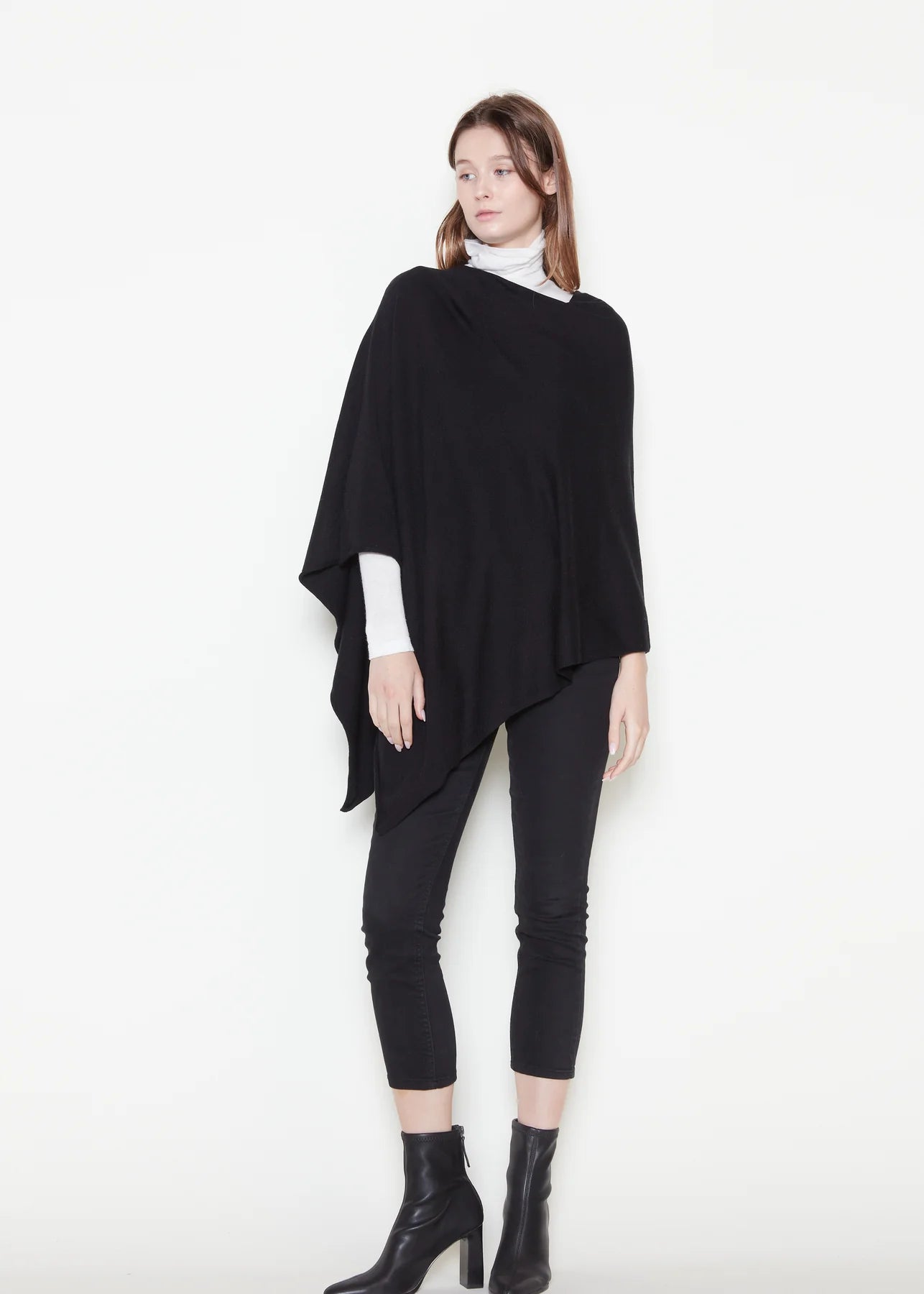 Basic Triangle Poncho by Look by M
