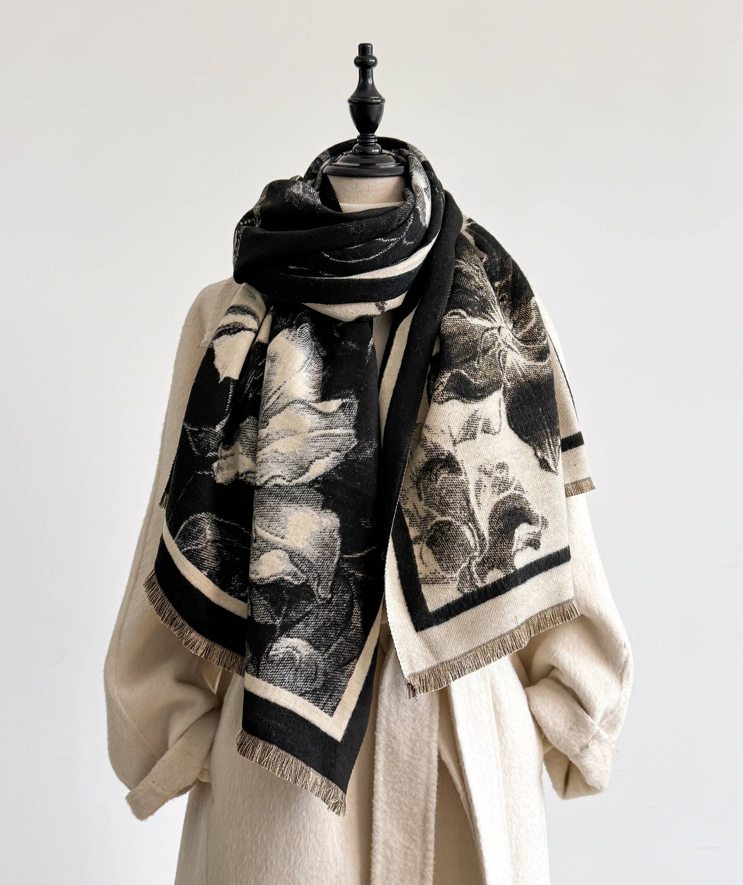 Black / White Opening Flower Reversible Wrap