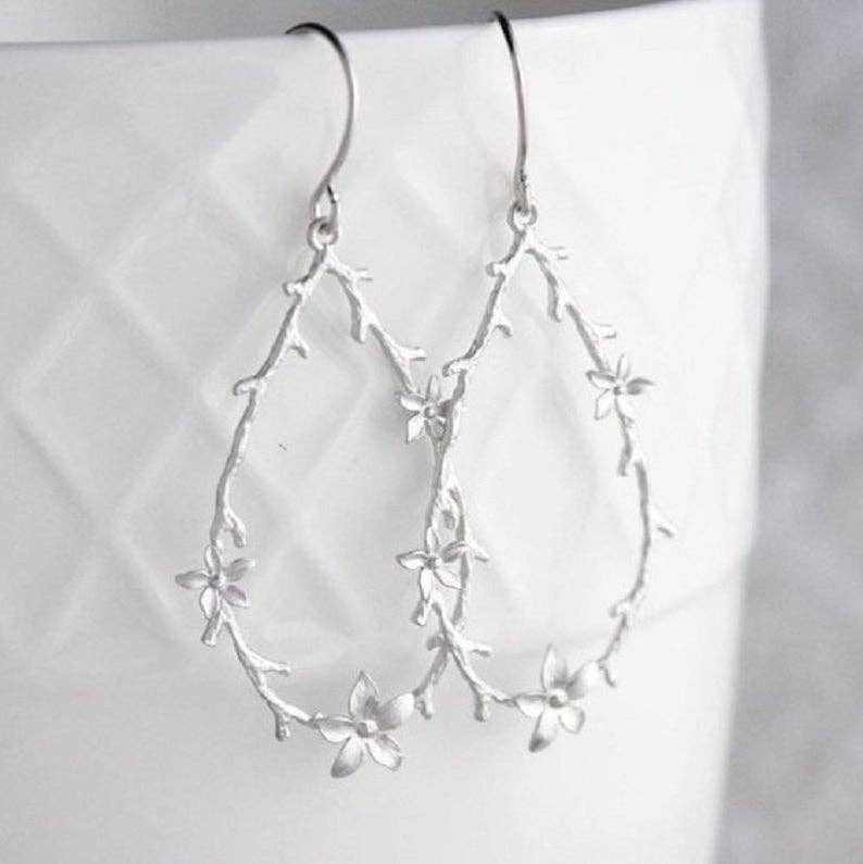A Pocket of Posies - Twig and Flower Hoop Earrings: Gold